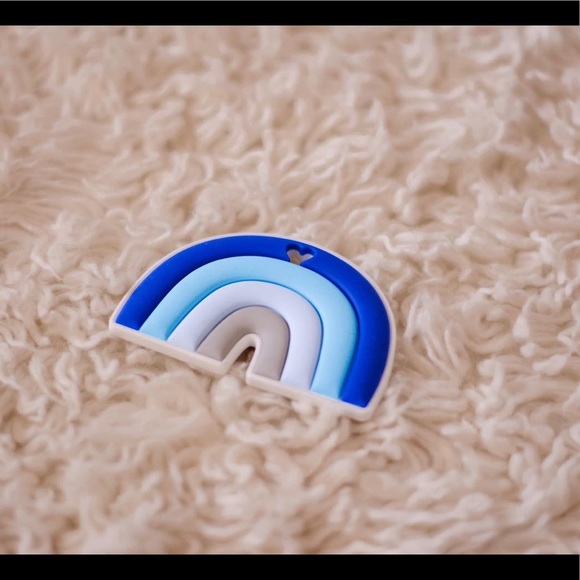 Silicone Rainbow Baby Teether, 100% Food Grade, Vivid Rainbow Colors. - Picture 4 of 8